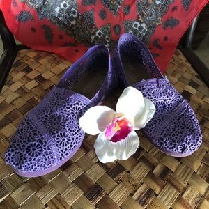 TOMS purple 7.5